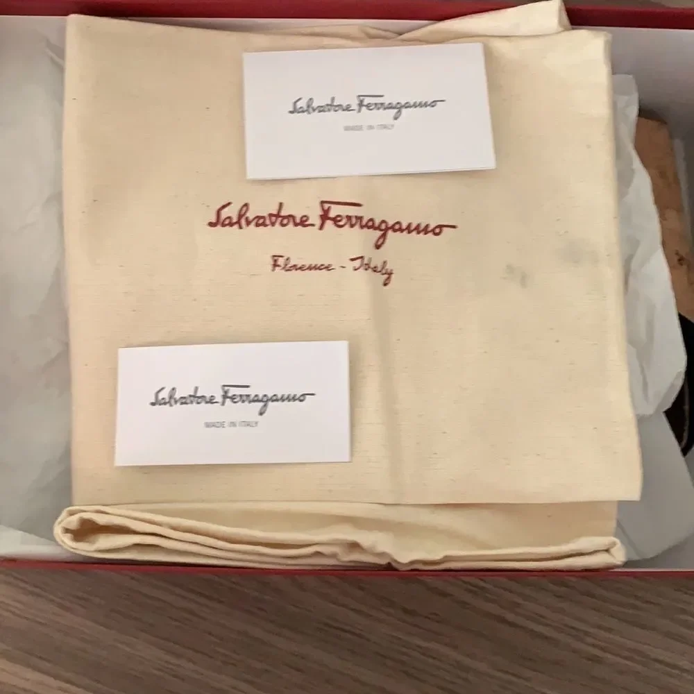 Nib Salvatore Ferragamo wedges